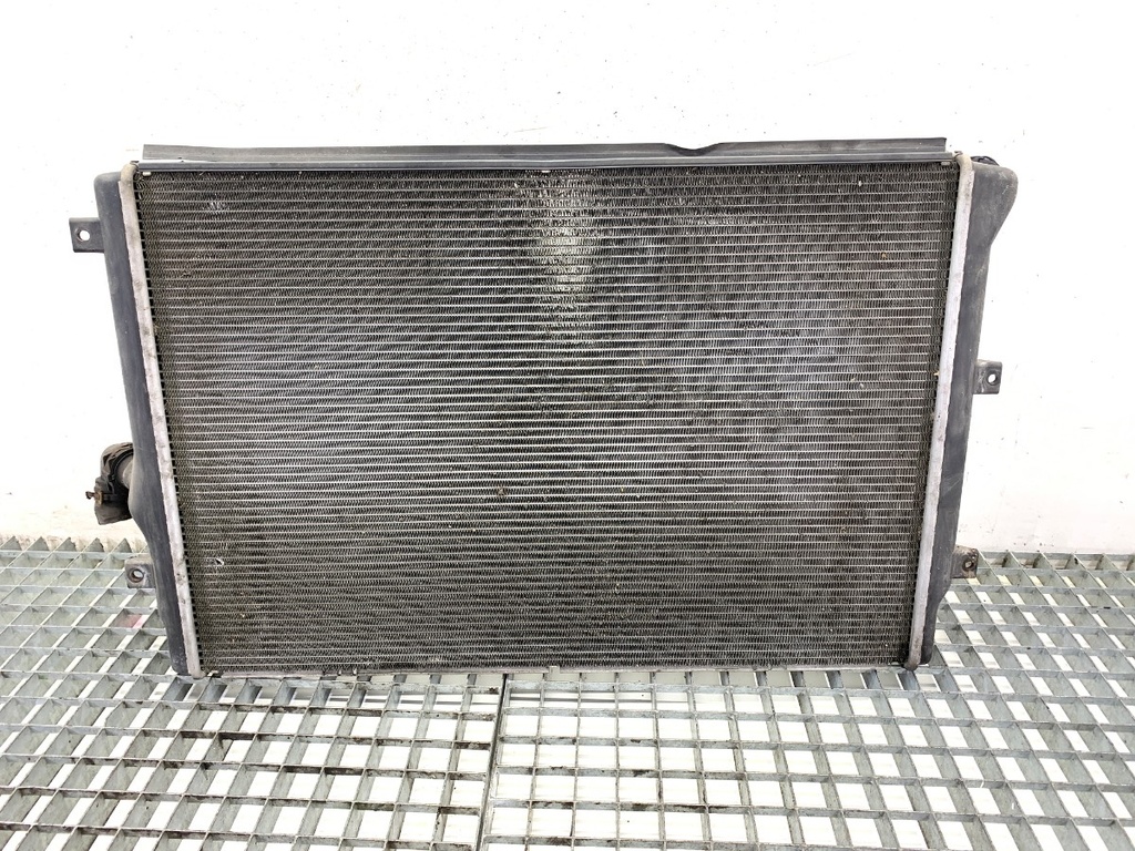 [STARK-821367] Radiador de agua VW Golf VI (5K1) 1.6 TDI 77 kW (105 CV) 2009-2012