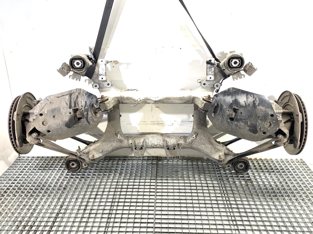 [STARK-888458] Viga trasera BMW X5 (G05, F95) 2018-2022