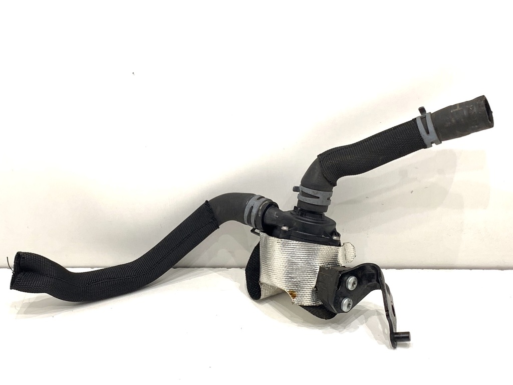 [STARK-855982] Bomba de agua adicional SEAT León (5F1) 1.8 TSI 132 kW 2013-2022