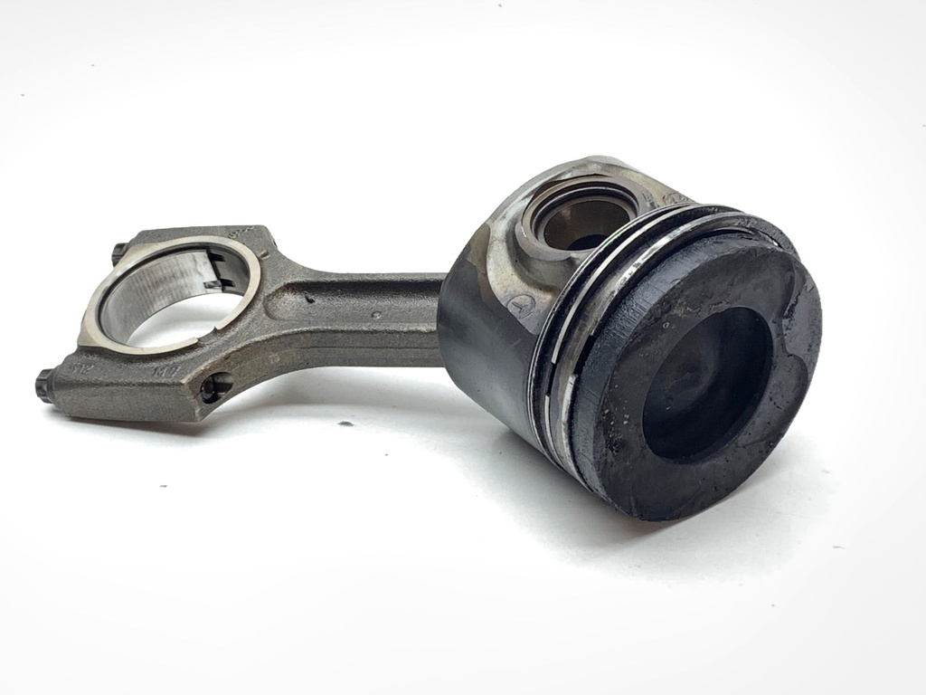[STARK-856825] Pistón con biela BMW Serie 5 (E60) 530d 173 kW 2007-2009