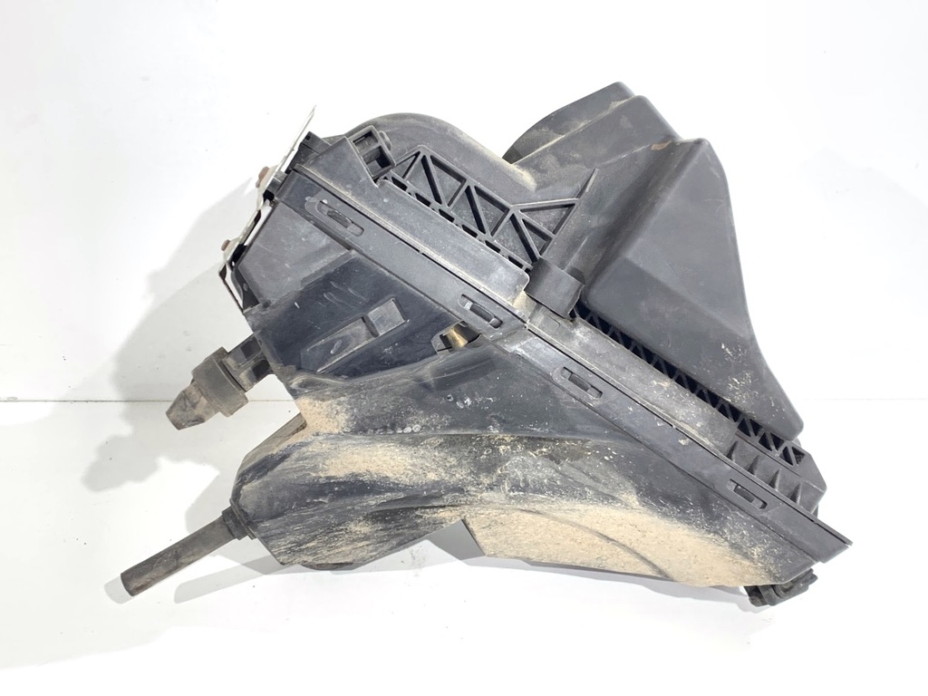 [STARK-870799] Caja de filtro de aire Audi A4 B8 Avant (8K5) 1.8 TFSI 2007-2012