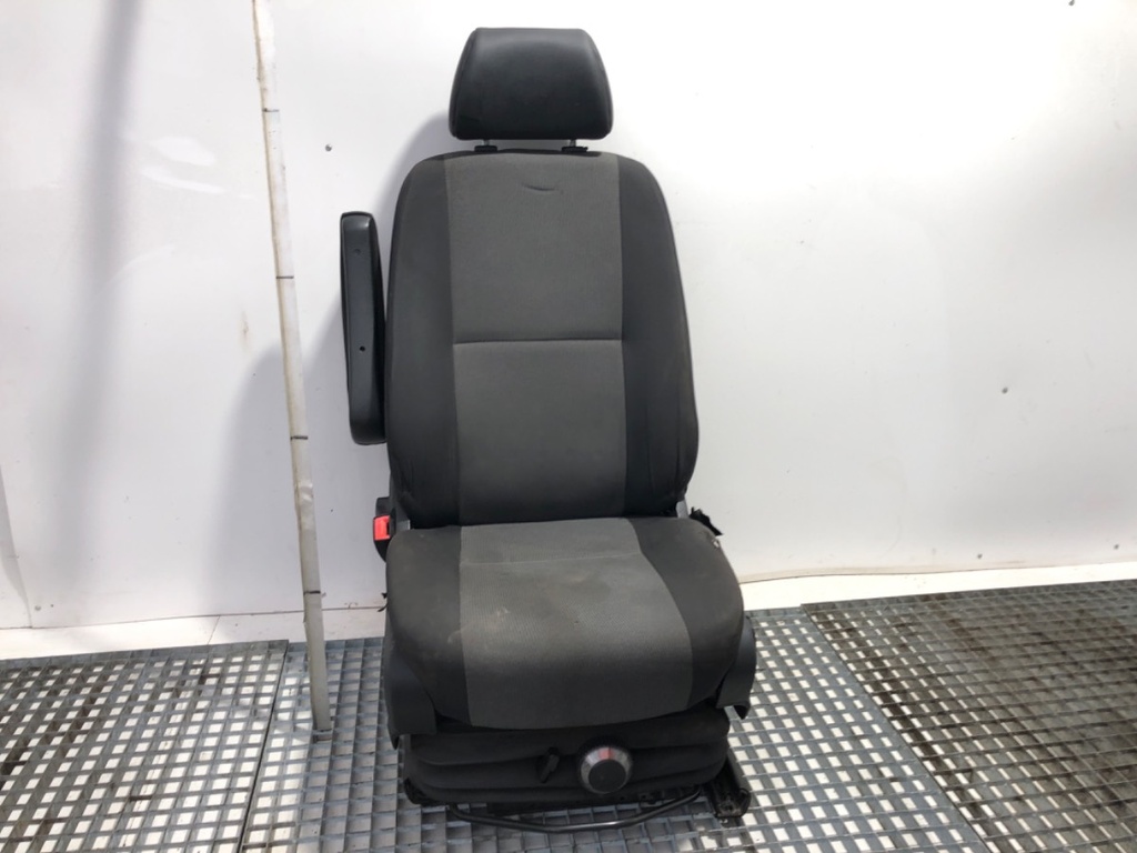 [STARK-823589] Asiento delantero izquierdo VW Crafter 30-50 (2F_) 2006-2016