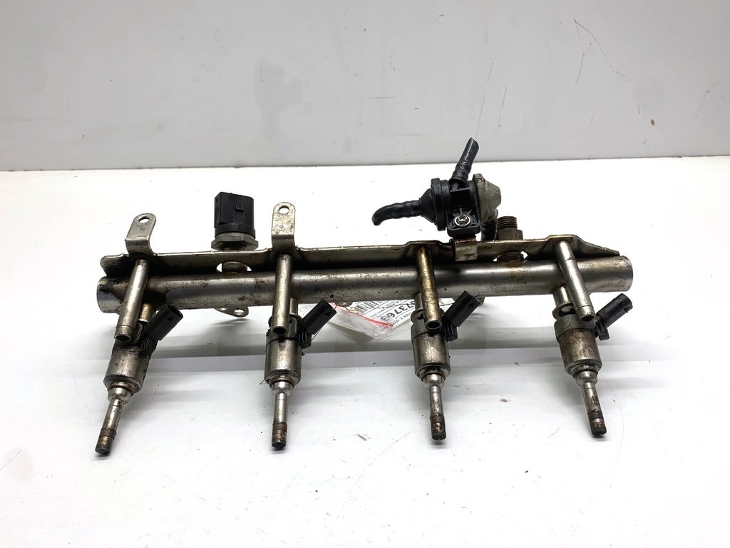 [STARK-873763] Riel de combustible AUDI A4 B8 Avant (8K5) 1.8 TFSI 06J133317G