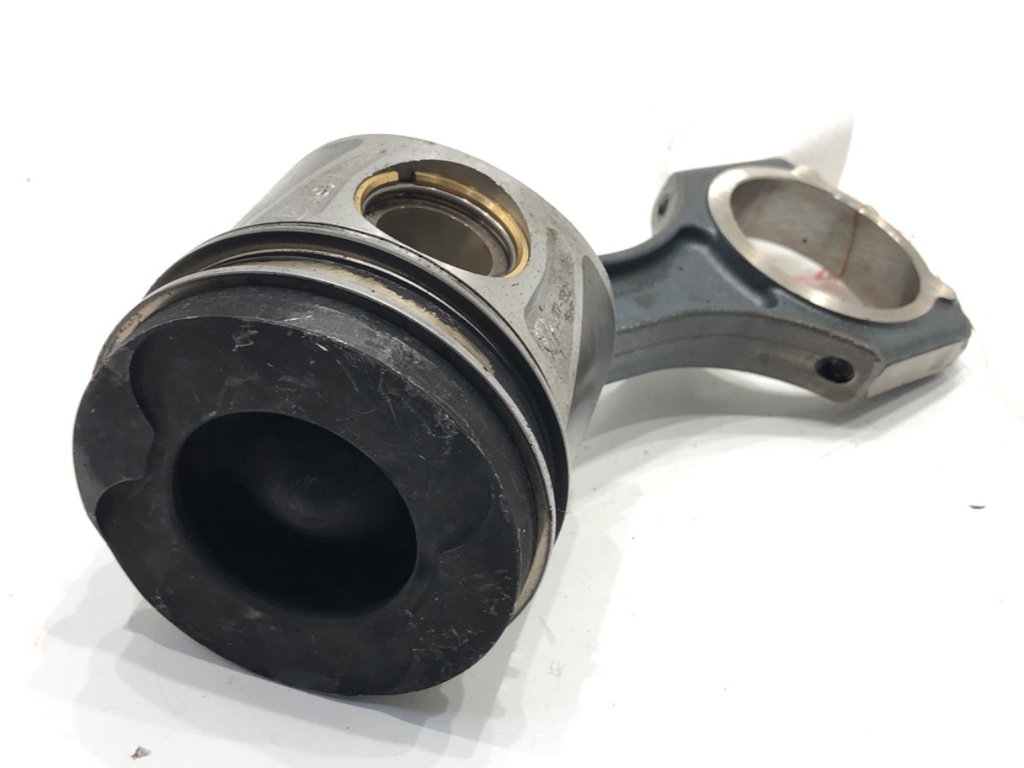 [STARK-876417] Pistón con biela Mercedes-Benz Clase GLA (X156) 2013-2022 65100