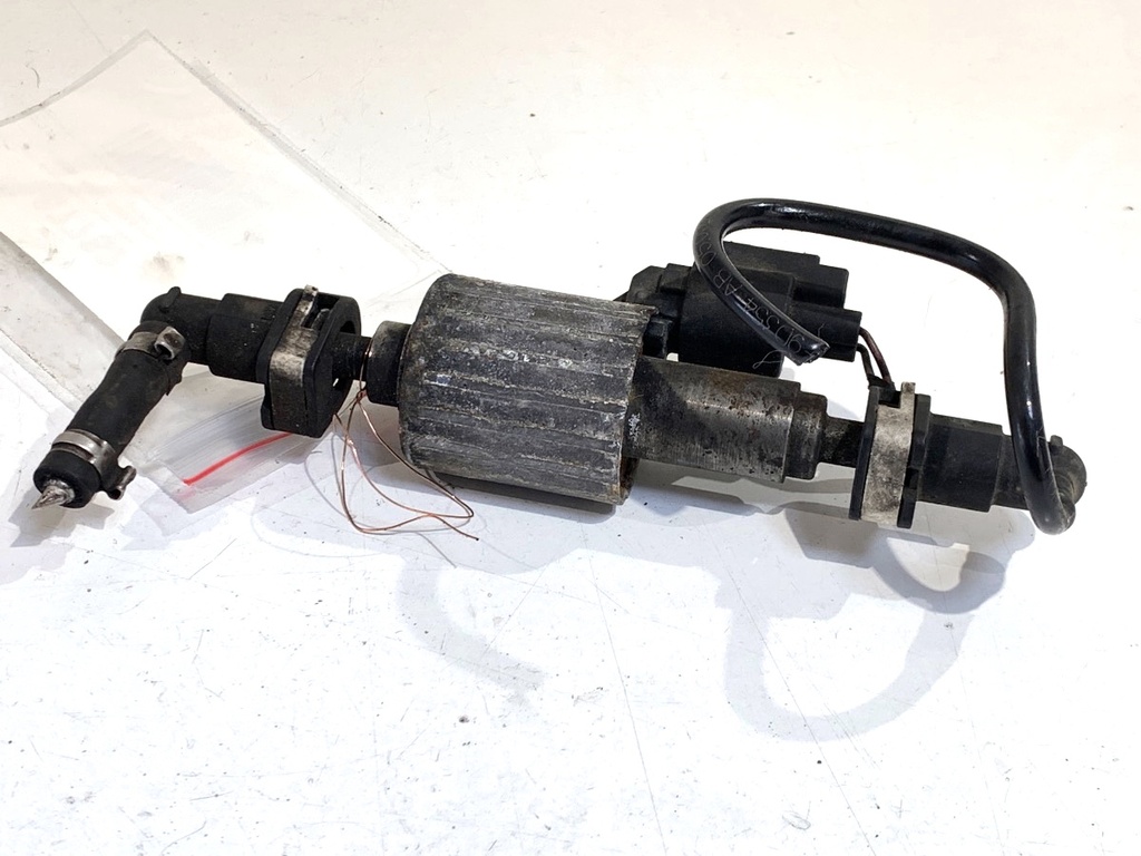 [STARK-877528] Bomba Webasto para Ford Kuga II (DM2) 2.0 TDCi 4x4 120 kW 2013-2014