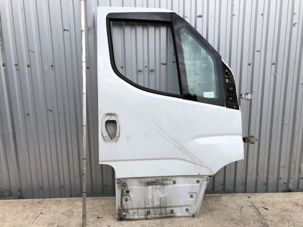 [STARK-754977] Puerta delantera derecha IVECO Daily VI Autobús 2014-2022