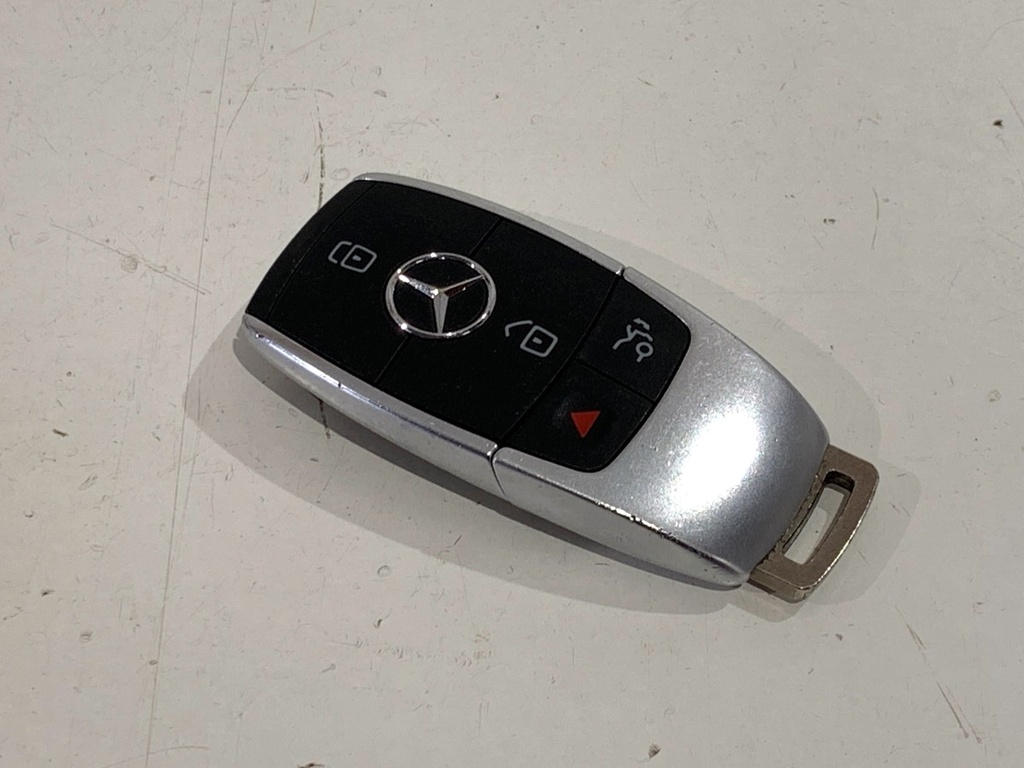 [STARK-895694] Llave de encendido MERCEDES-BENZ GLE (V167) 2018 - GLE 450 EQ Boost 4-matic (167.157) 270 kW [367 KM] Hybryda silnik benzynowy / elektryczny 2020 - 2022