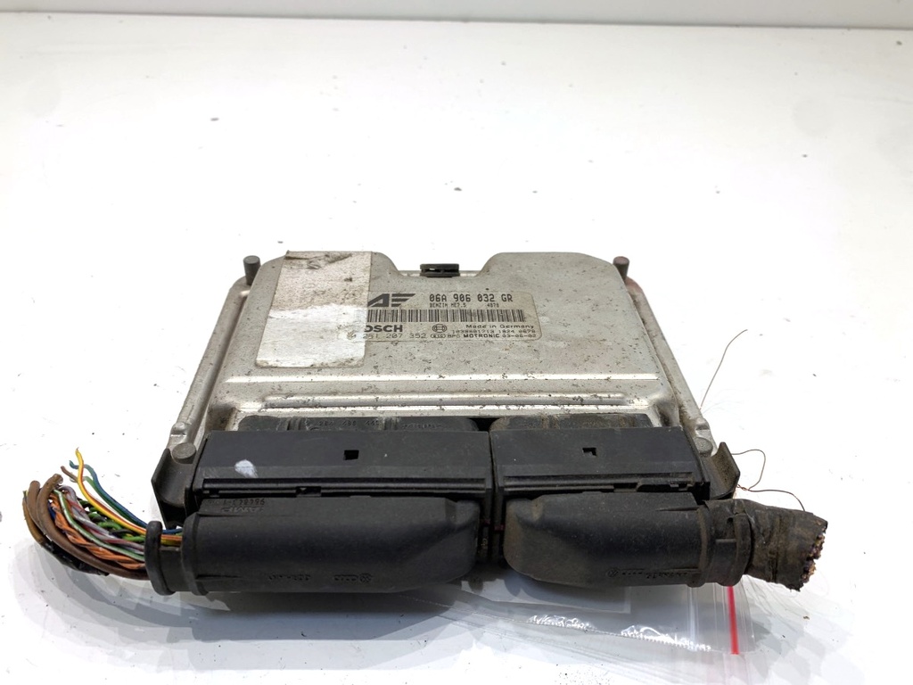 [STARK-902624] Unidad de control del motor SEAT ALHAMBRA (7V8, 7V9) 2.0 i 85 kW 1996-2010
