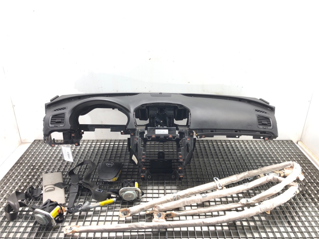 [STARK-550330] Salpicadero OPEL INSIGNIA A (G09) 2.0 CDTI 118 kW 2008-2017