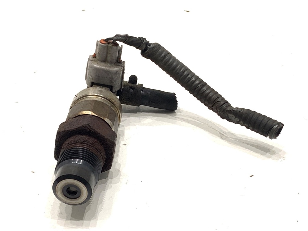 [STARK-904866] Regulador de presión de combustible Toyota Avensis Kombi (_T25_) 2.0 D-4D 85 kW