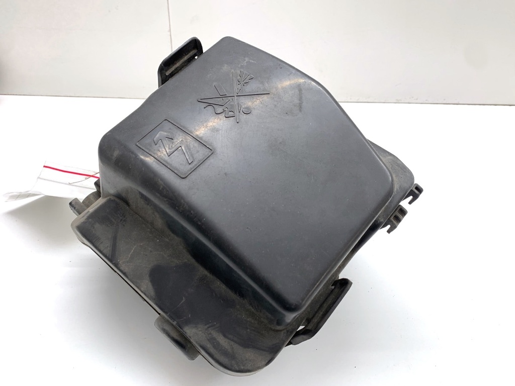 [STARK-917218] Caja de fusibles Renault Clio IV (BH_) 1.2 16V 54 kW 2012-2022