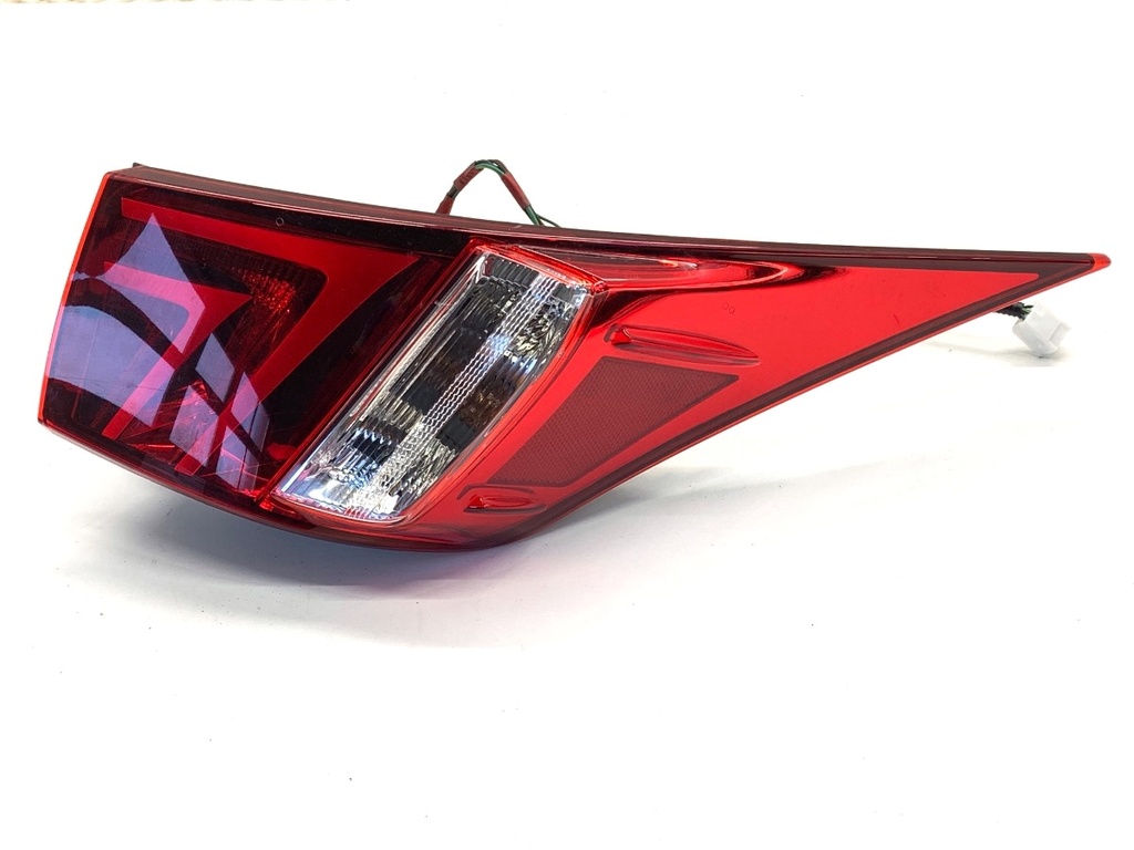 [STARK-863751] Piloto trasero izquierdo LEXUS IS III 2013-2022 81560-53280