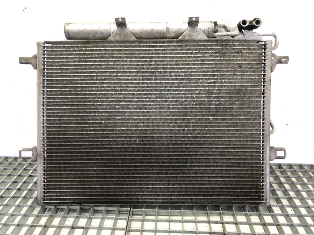 [STARK-574381] Radiador de aire acondicionado MERCEDES-BENZ CLS (C219) 2004-2011