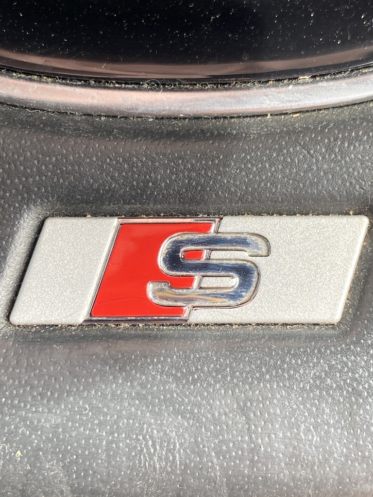[EPE-100651] Volante deportivo fondo plano AUDI A3 8VS/8VM S3 quattro