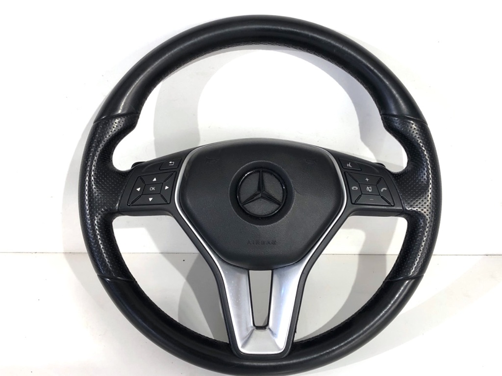 [STARK-747814] Volante MERCEDES-BENZ CLS (C218) 2011-2017