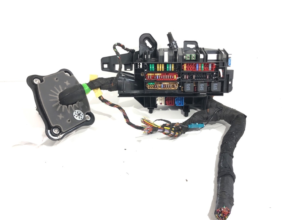 [STARK-779011] Caja de fusibles Audi A4 B9 (8W2, 8WC) 2015-2022