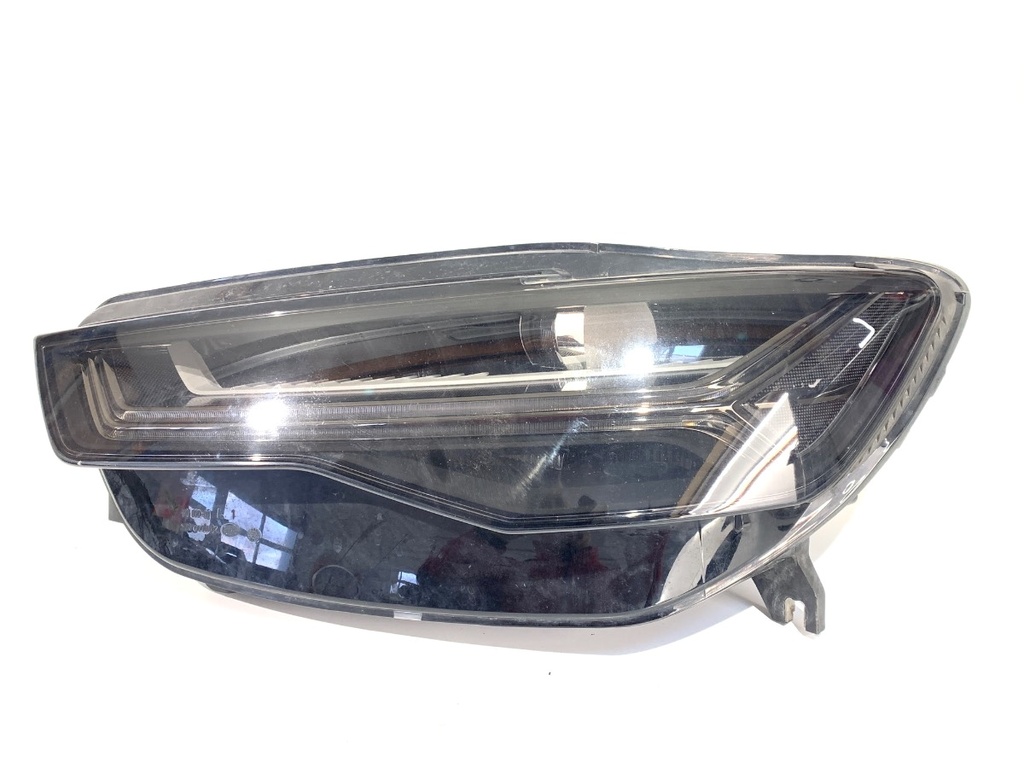 [STARK-823999] Faros delanteros izquierdos Audi A6 C7 Avant (4G5, 4GD) 2011-2018