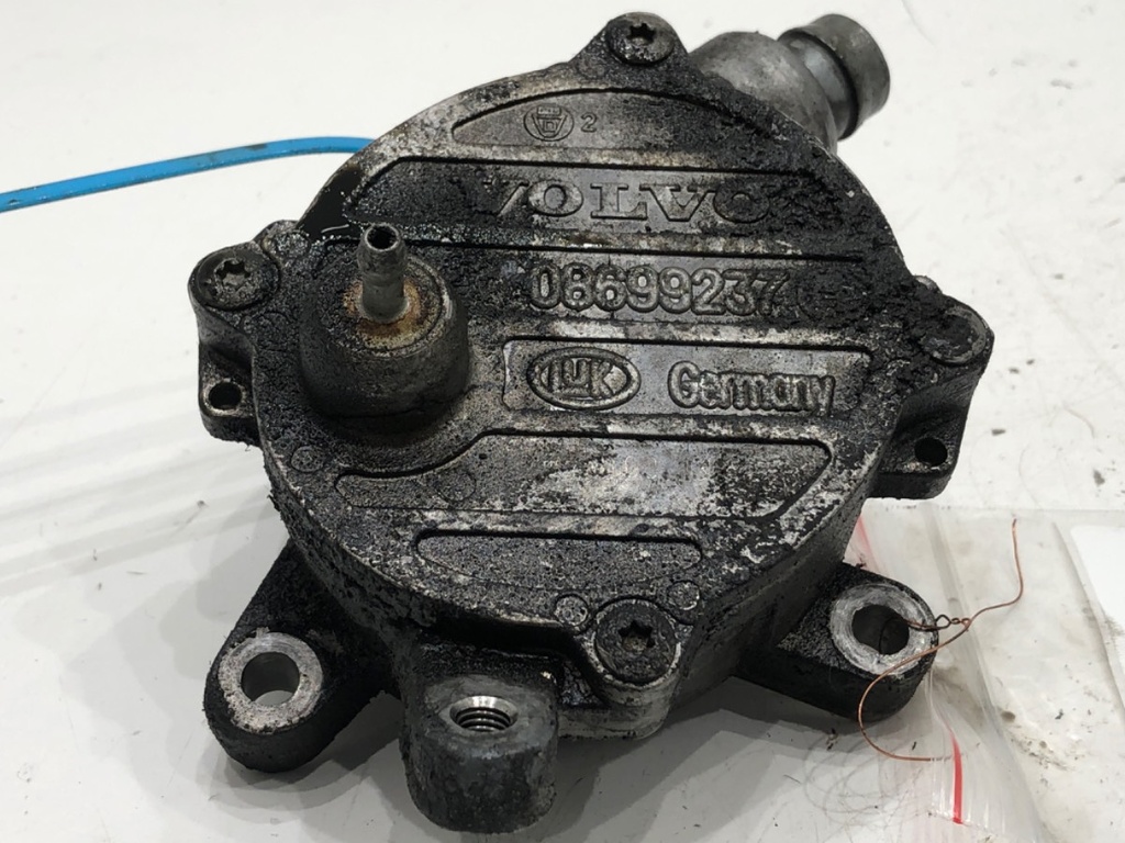 [STARK-759414] Bomba de vacío VOLVO S60 I 2.4 D5 120 kW 2001-2010