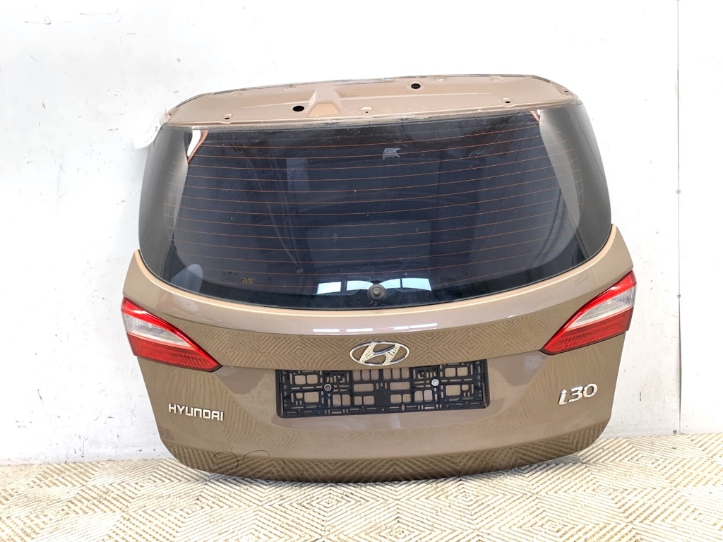 [STARK-743640] Portón trasero HYUNDAI i30 (GD) 1.4 CRDi 66 kW 2011-2016