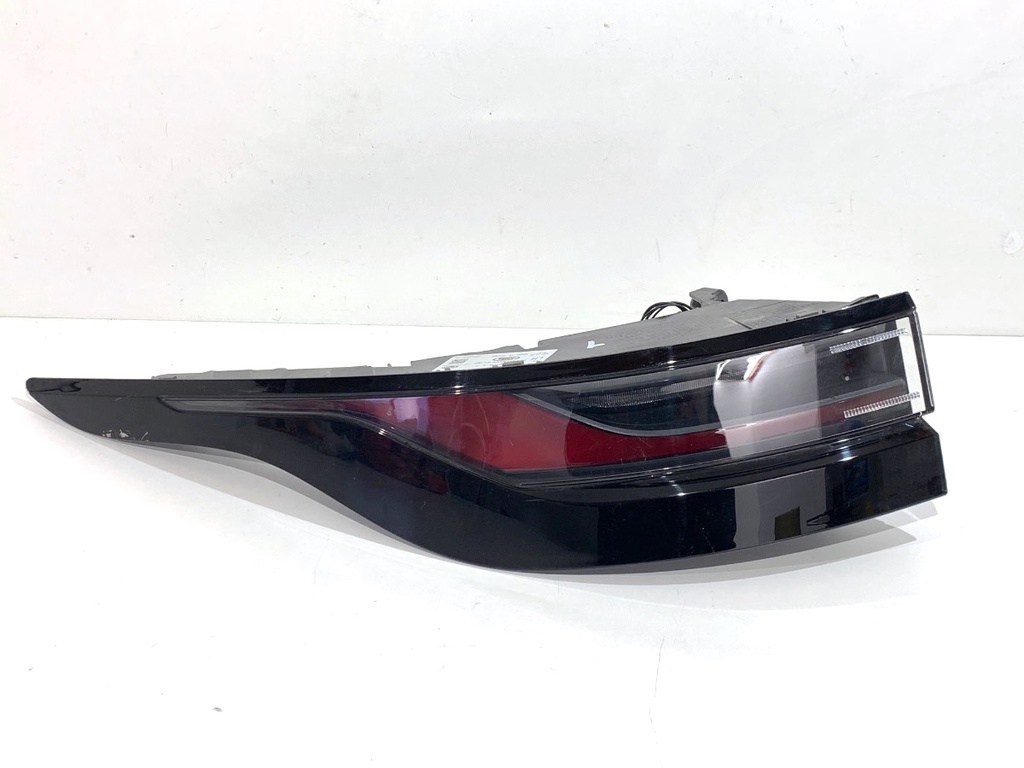 [STARK-843877] Piloto trasero izquierdo LAND ROVER RANGE ROVER EVOQUE (L551) 2018-2022
