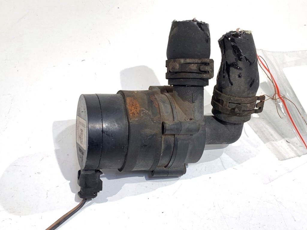 [STARK-869498] Bomba de agua adicional VW Touran (1T1, 1T2) 2003-2010