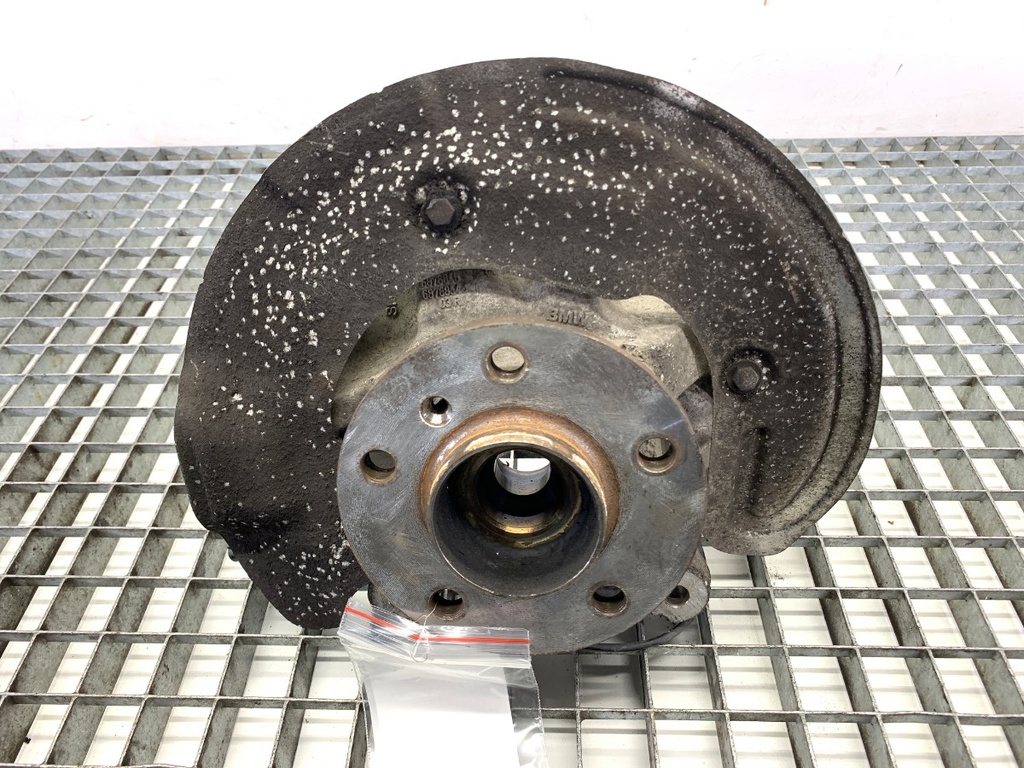 [STARK-789279] Maza de rueda delantera derecha BMW X2 (F39) 2017-2022