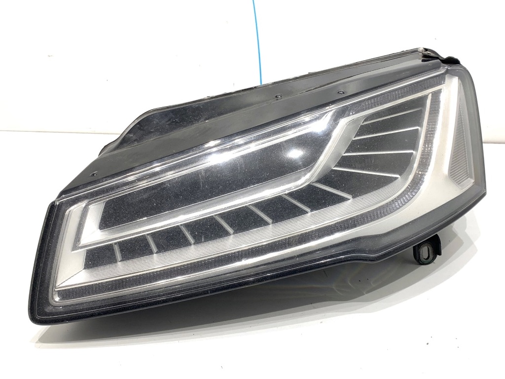 [STARK-882643] Faros delanteros izquierdos Audi A8 D4 (4H2, 4H8, 4HC, 4HL) 2009-2018