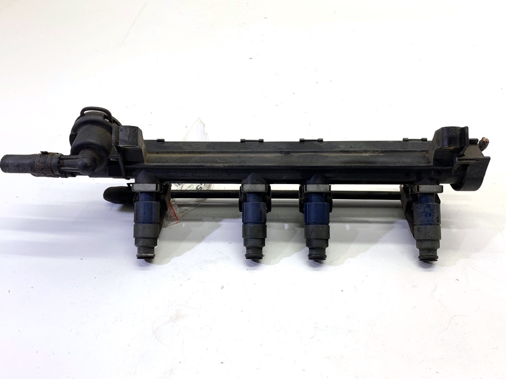 [STARK-902650] Riel de combustible SEAT Alhambra (7V8, 7V9) 2.0 i 85 kW 1996-2010