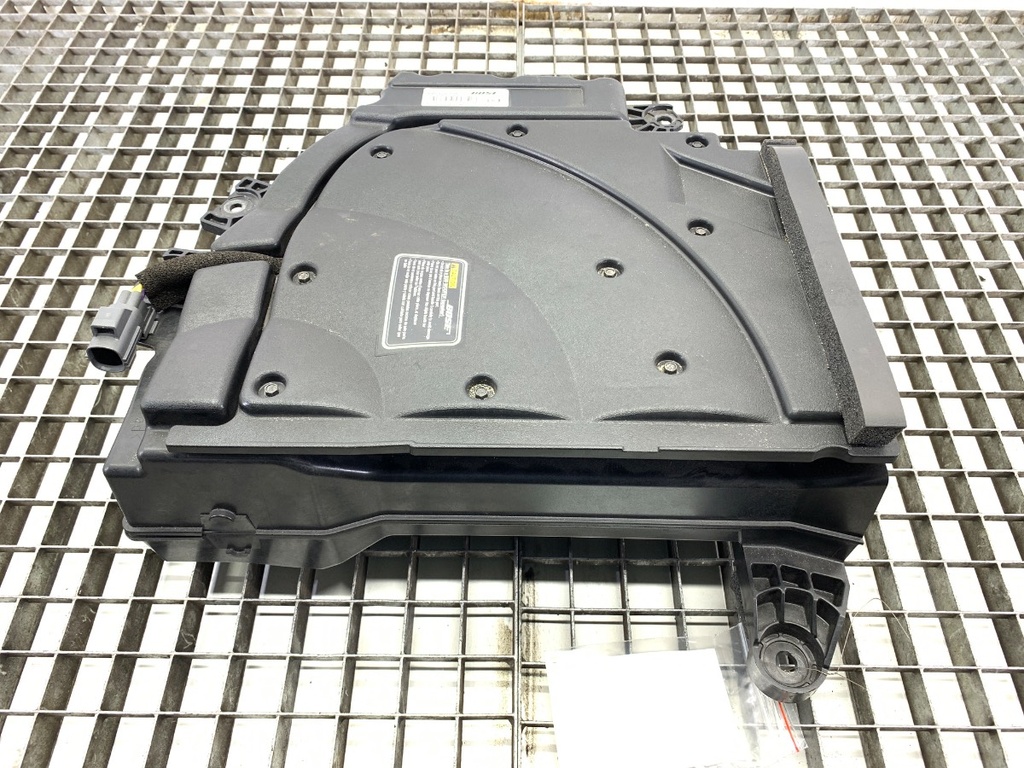 [STARK-716002] Subwoofer Mazda CX-9 (TB) 2006-2022