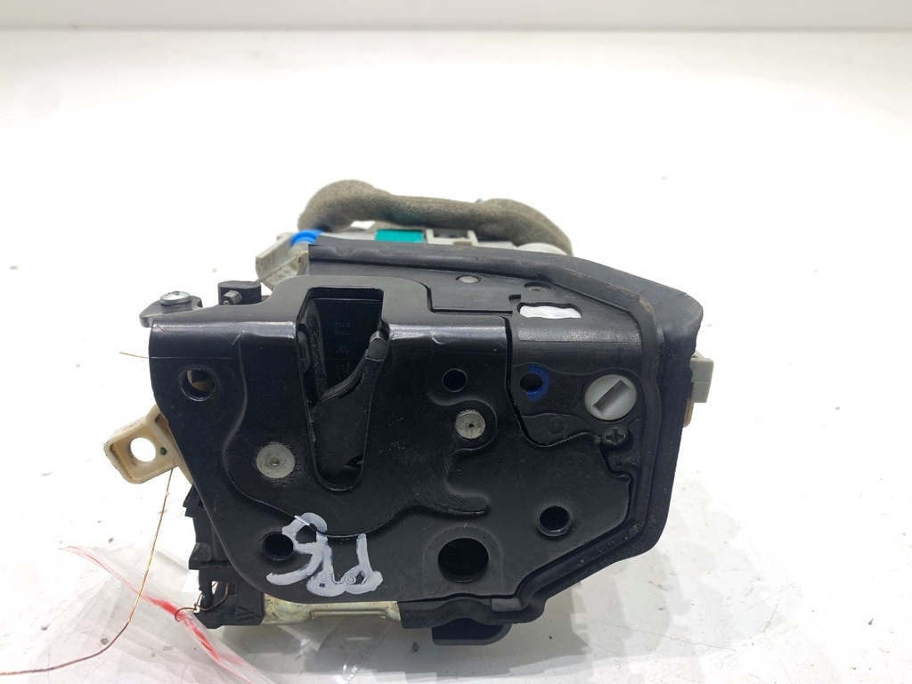 [STARK-830408] Cerradura de puerta delantera derecha AUDI A3 Limousine (8VS, 8VM) 2013-2022
