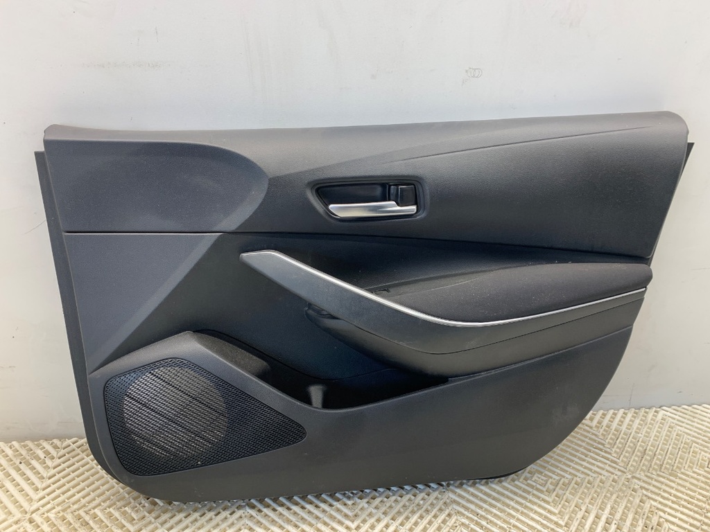 [STARK-887382] Panel de puerta delantero derecho Toyota Corolla sedán (_E21_) 2019-2022