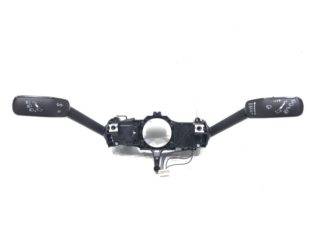 [STARK-609225] Combinado de luces e intermitentes VW Golf VII (5G1, BQ1, BE1, BE2) 2012-2022