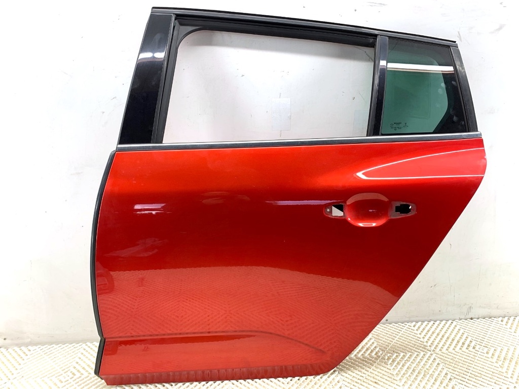 [STARK-808556] Puerta trasera izquierda Renault Megane IV Grandtour (K9A/M/N_) 2016-2022