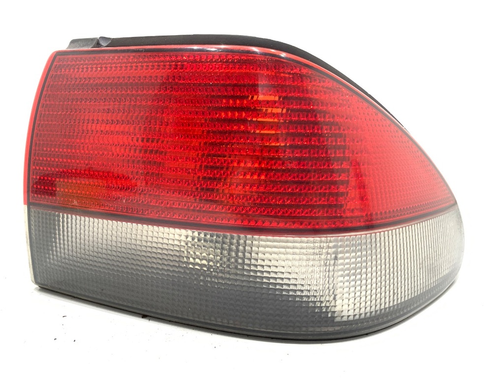 [STARK-722661] Piloto trasero derecho SAAB 9-3 Cabriolet (YS3D) 1998-2003