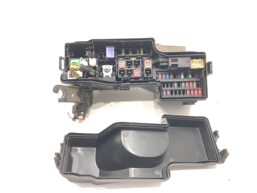[STARK-586445] Caja de fusibles Toyota Aygo (_B4_) 1.0 VVTi 2014-2022