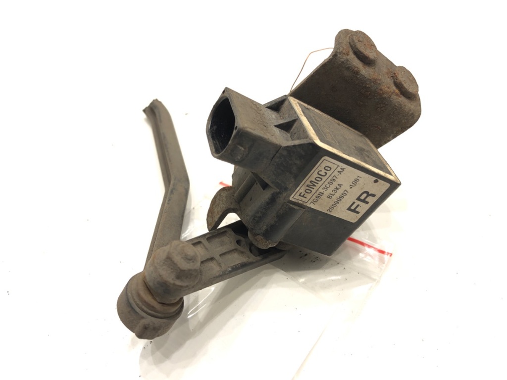 [STARK-595744] Sensor de nivel de xenón Ford Mondeo IV (BA7) 2.5 162 kW 2007-2015