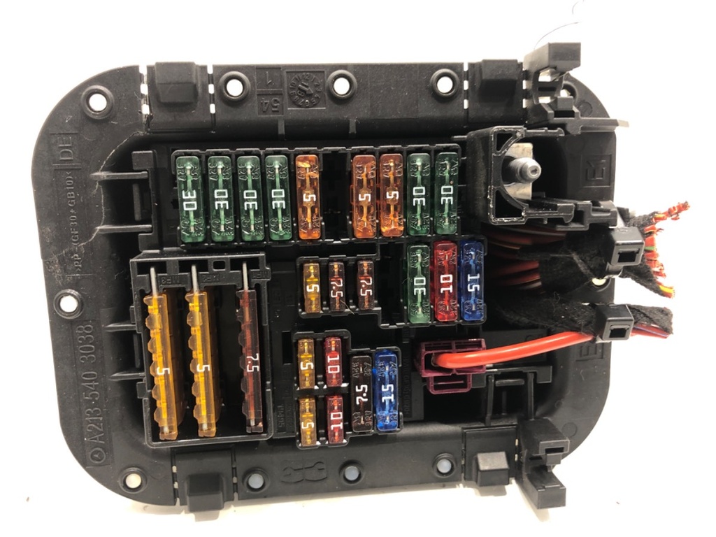 [STARK-787844] Caja de fusibles Mercedes-Benz CLS (C257) 2017-2022