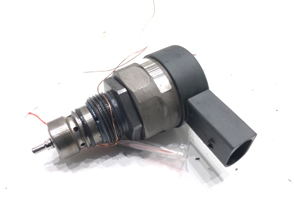 [STARK-812545] Regulador de presión de combustible BMW Serie 5 (G30, F90) 2016-2022