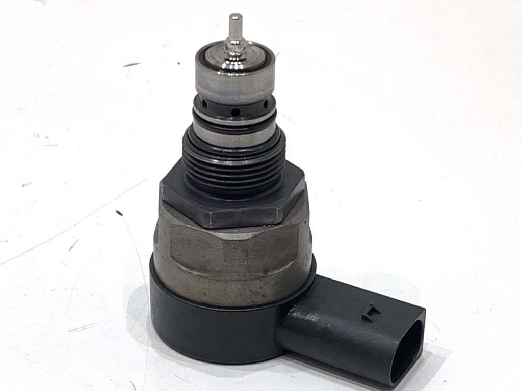 [STARK-852369] Regulador de presión de combustible BMW Serie 5 Touring (G31) 520d 140 kW