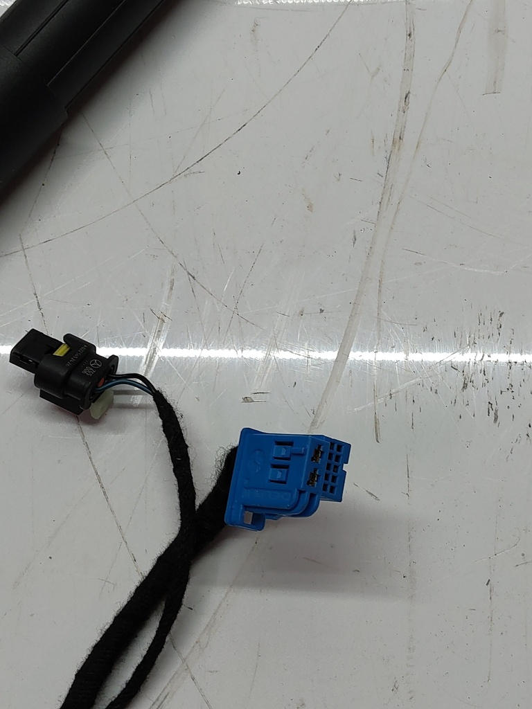 [MTD-505365] Amortiguador izquierdo Mercedes CLA X117 OM651.930 651.930 OM651 A1173201131