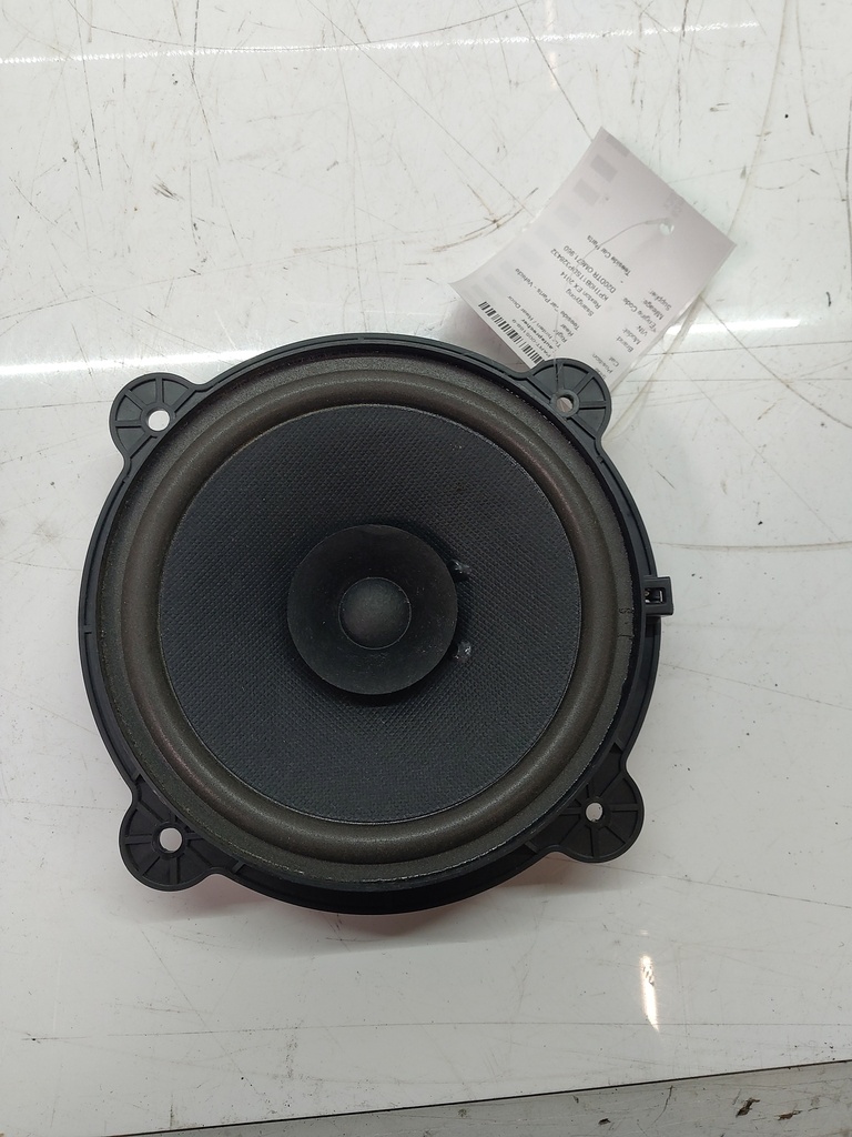 [MTD-505986] Altavoz trasero derecho Ssangyong Rexton EX D20DTR OM671.960 89300-34020