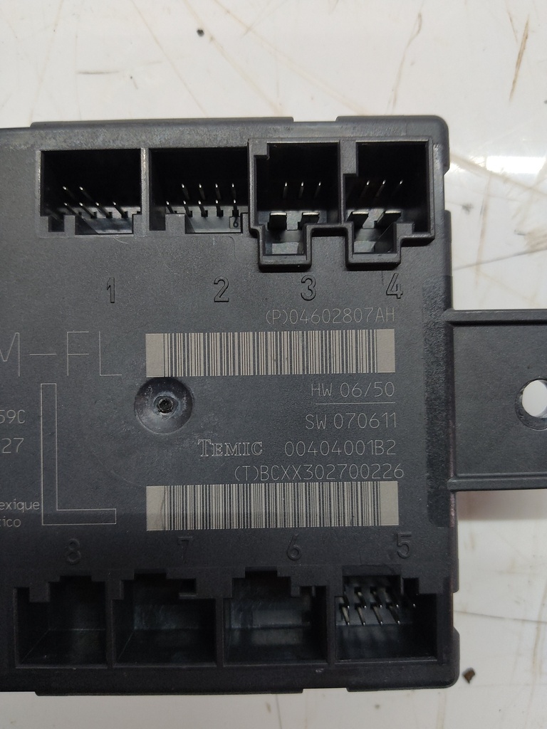 [MTD-508521] Unidad de control de puerta delantera izquierda Jeep Cherokee KK 2.8 ENS 04602807AH