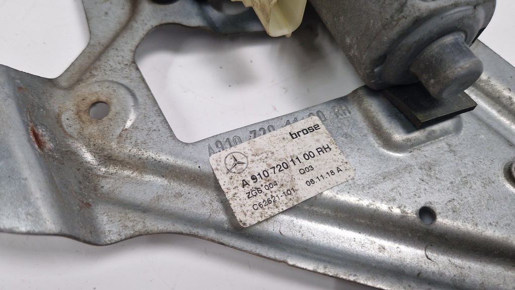 [MTD-510206] Motor del elevalunas delantero derecho Mercedes Sprinter B907 651.958 A9107201100