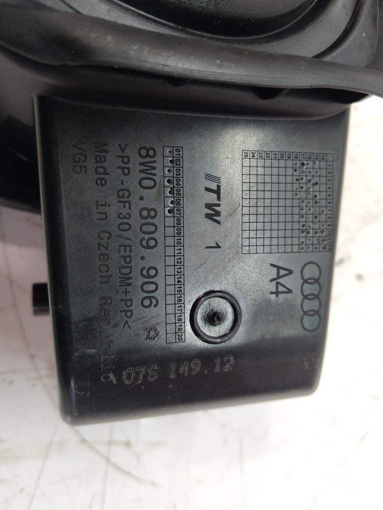 [MTD-510584] Tapón del depósito de combustible gris monzón Audi A4 B9 Avant 8W5 2.0 TDI DEUA DEU