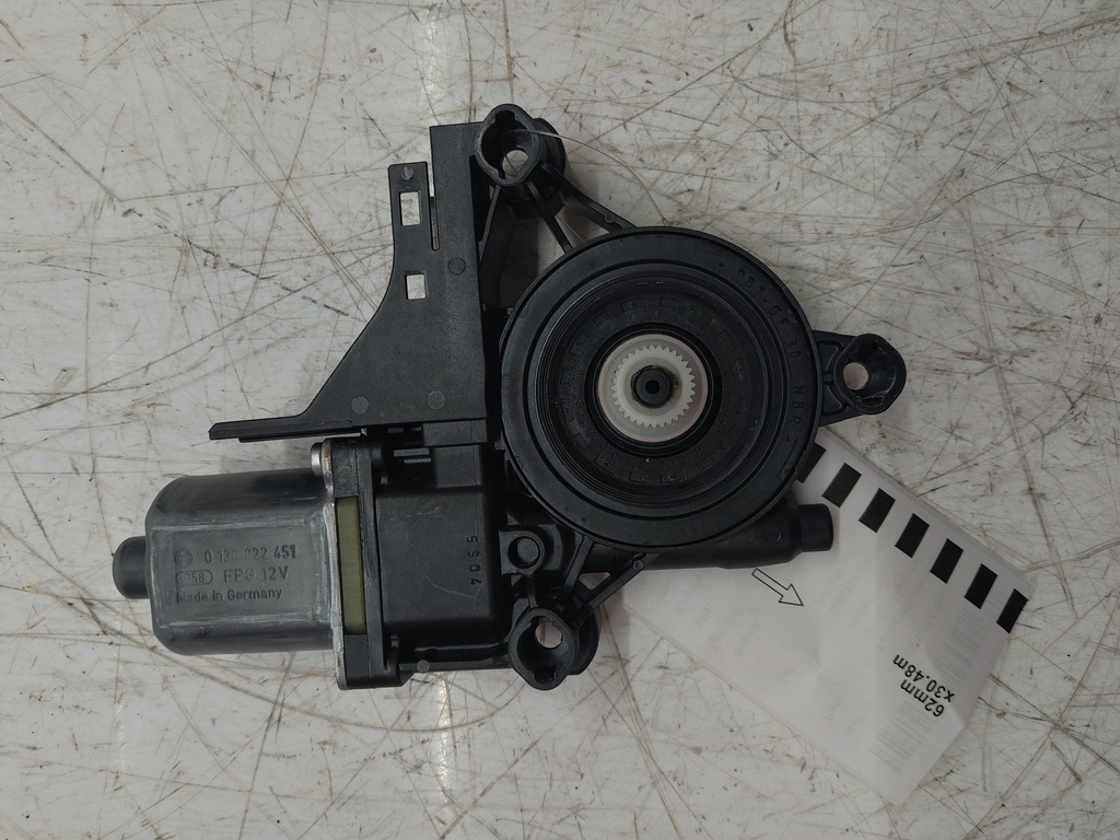 [MTD-514226] Motor del elevalunas delantero derecho VW Passat B7 2.0 TDI CFFB CFF 3AA959701A