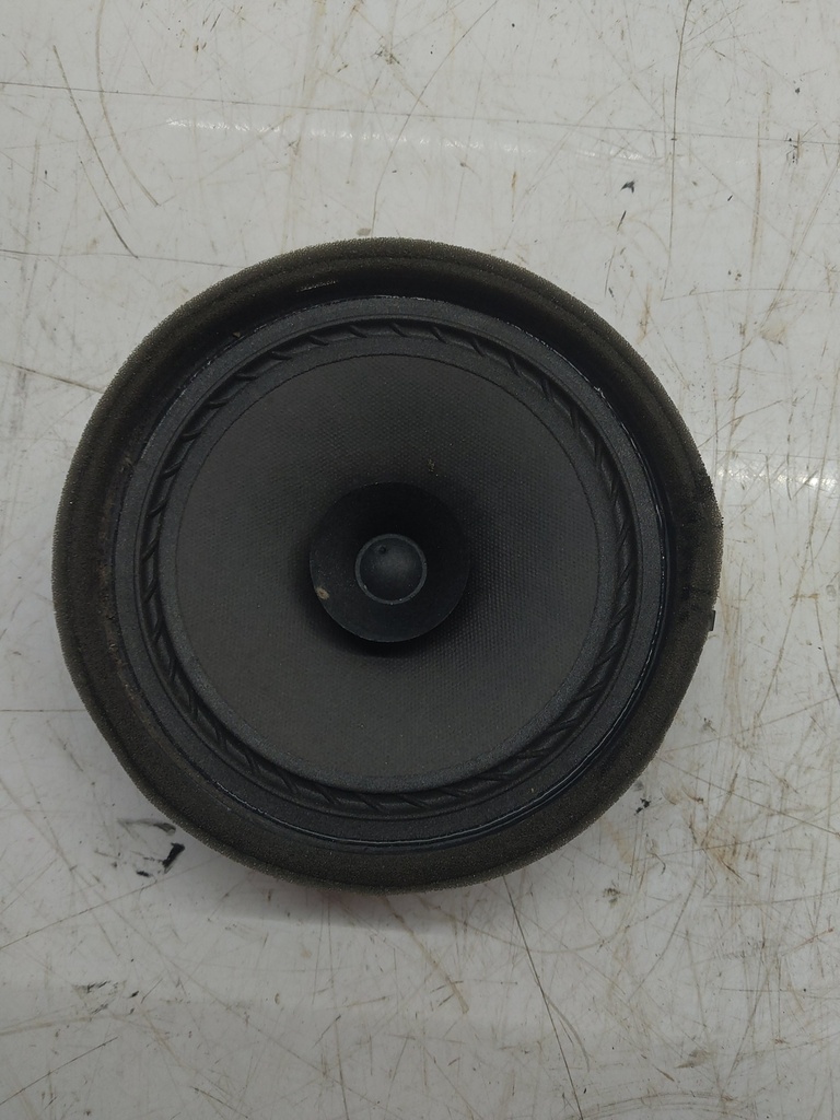 [MTD-515961] Altavoz delantero izquierdo Mitsubishi L200 2.4 4N15 8720A151