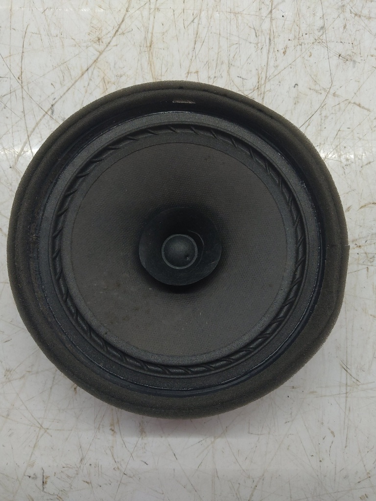 [MTD-515997] Altavoz delantero derecho Mitsubishi L200 2.4 4N15 8720A151