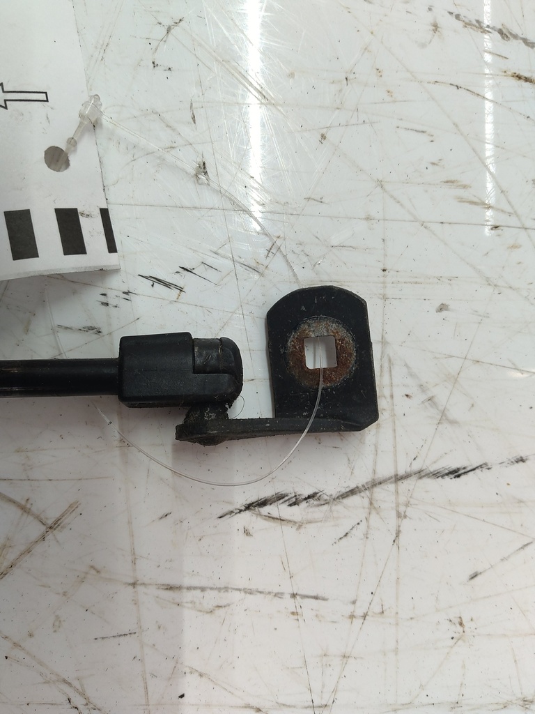 [MTD-517417] Portón trasero de gas Jeep Cherokee KK 2.8 CRD 4x4 ENS 57010050AC
