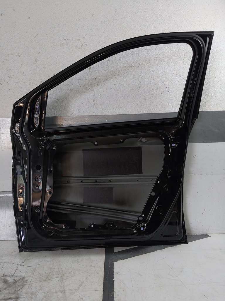 [MTD-529952] Puerta delantera derecha Mercedes Clase B W246