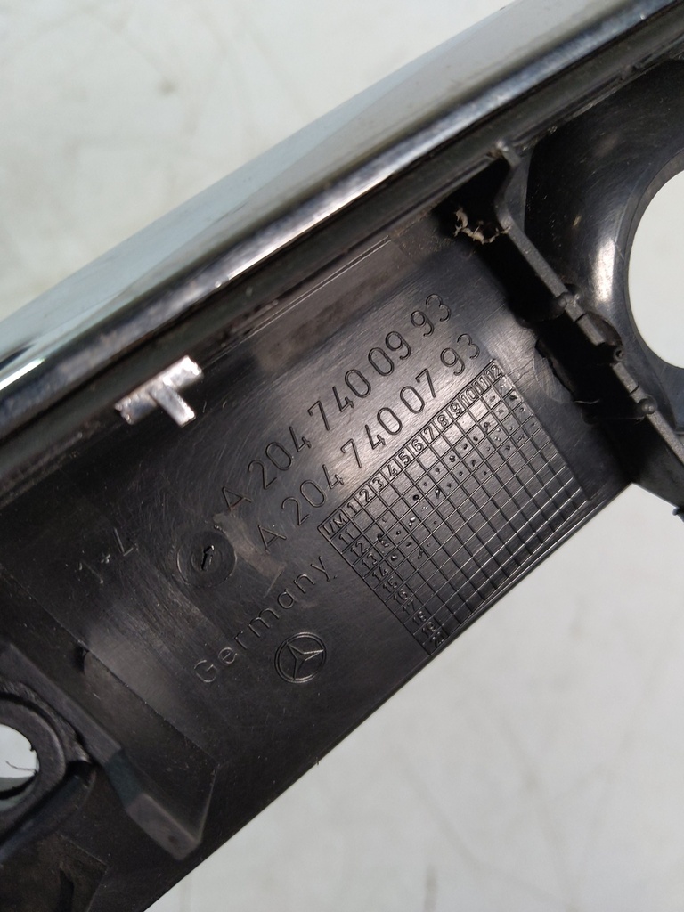 [MTD-521352] Embellecedor de moldura delantera Mercedes Clase C C204 2.2 CDI OM651.911 A2047400993